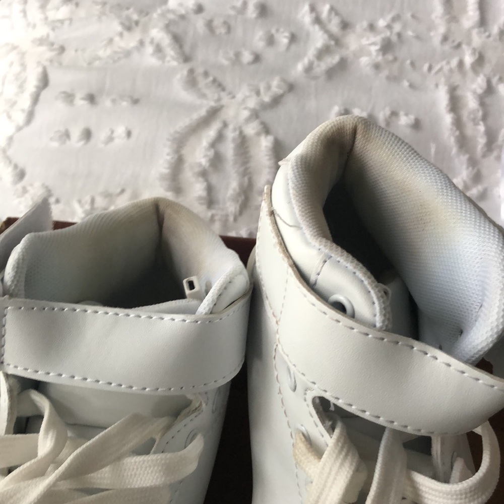 LED Dema Shoes - Picture 4 of 5
